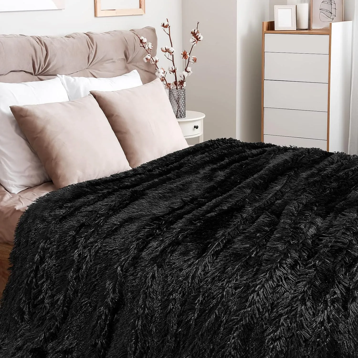 TOONOW Extra Soft Fuzzy Faux Fur Blanket Twin Size 70"x78", Reversible Lightweight Plush Fuzzy Cozy Soft Blankets and Throws for Couch Sofa Bed, Decorative Fluffy Plush Comfy Blanket, Black
